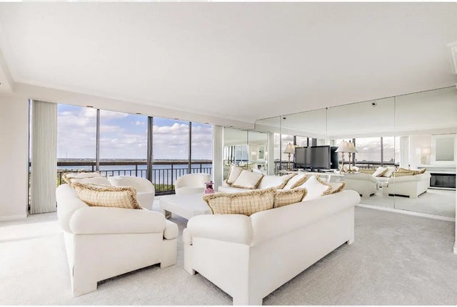 3 of 9 - 4100 N Ocean Drive #1704, Singer Island, FL