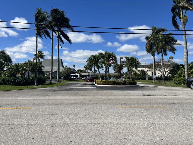 2682 S Garden Drive #103, Lake Worth