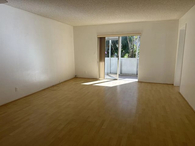 5 of 37 - 2682 S Garden Drive #103, Lake Worth, FL
