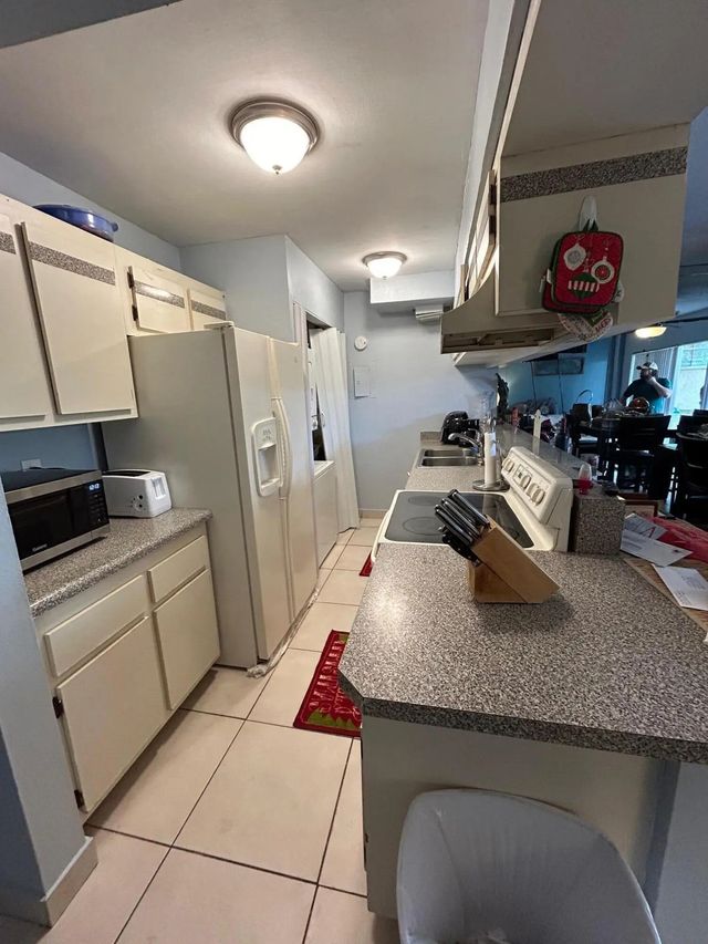 5 of 19 - 5308 Ne 6th Avenue #g14, Oakland Park, FL