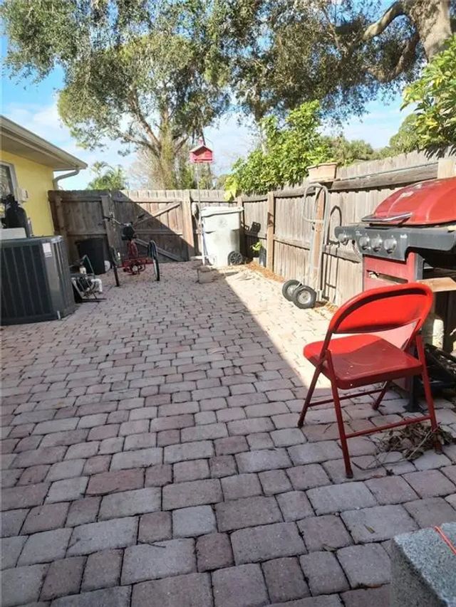 4 of 5 - 7560 58th Court, Vero Beach, FL