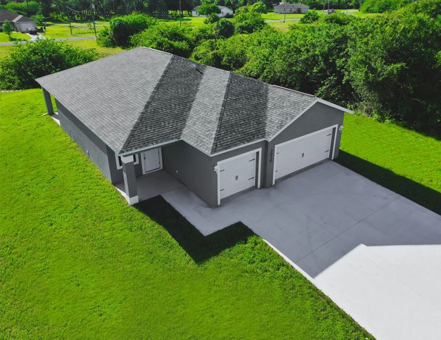 1015 N Naples Street, LaBelle