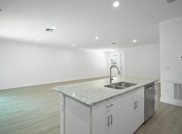 4 of 13 - 1015 N Naples Street, LaBelle, FL