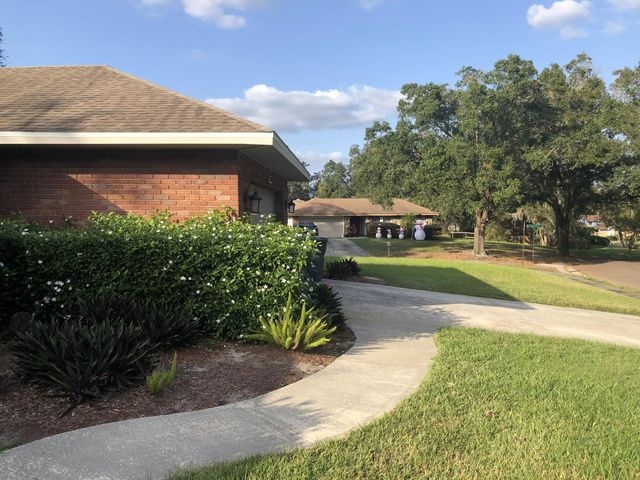 2 of 17 - 2507 Beachwood Lane, Valrico, FL