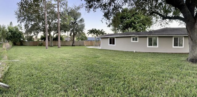 5 of 44 - 104 Segura Street, Royal Palm Beach, FL