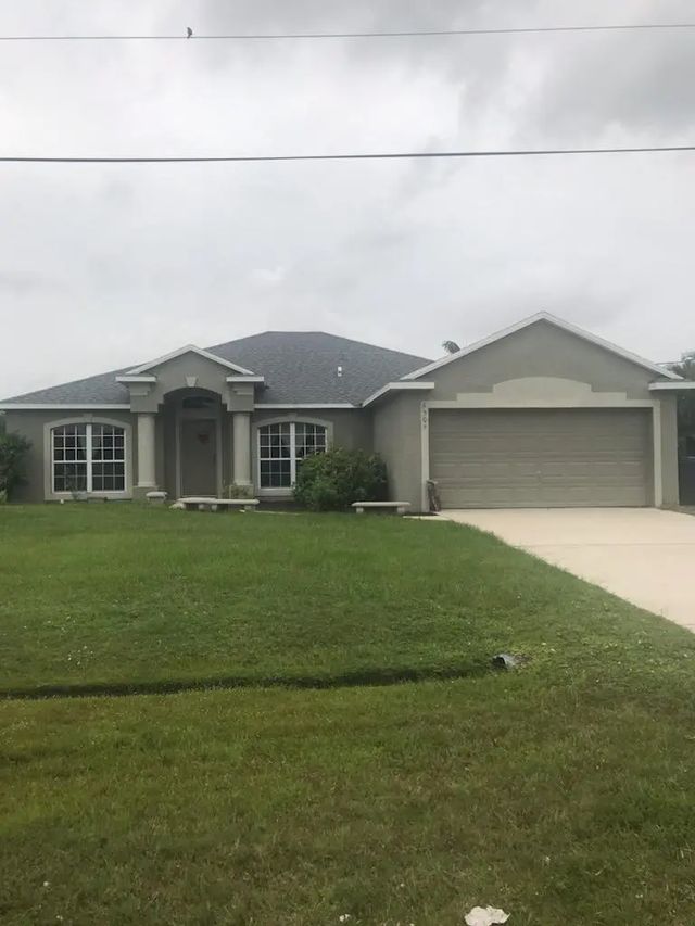 6305 Nw Hala Court, Port St. Lucie