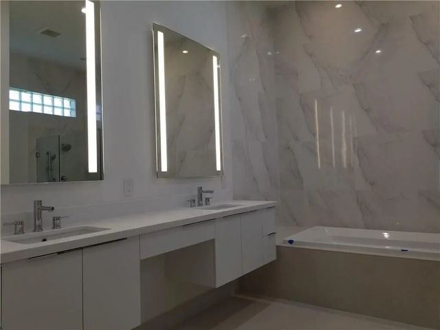 4 of 8 - 5730 Ashwood Circle, Hollywood, FL