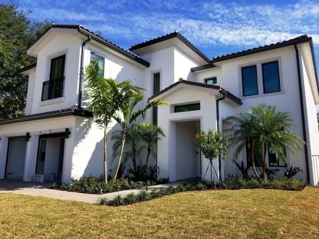 5704 Ashwood Circle, Hollywood