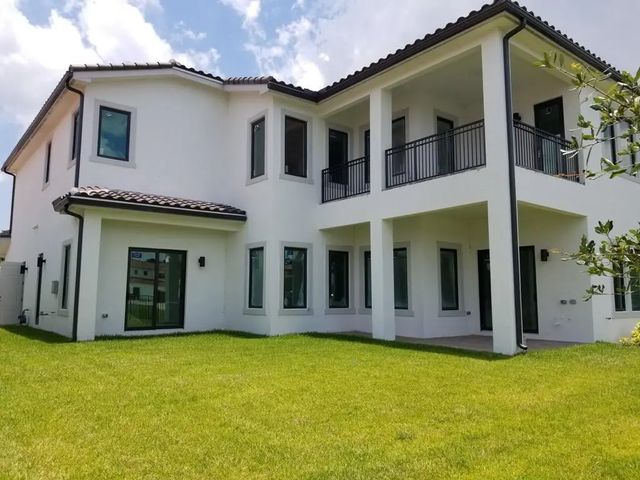 2 of 16 - 5704 Ashwood Circle, Hollywood, FL