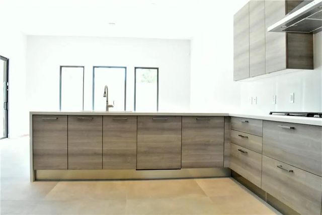 3 of 16 - 5704 Ashwood Circle, Hollywood, FL
