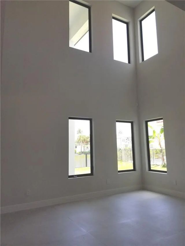 3 of 6 - 3515 Ashwood Circle, Hollywood, FL