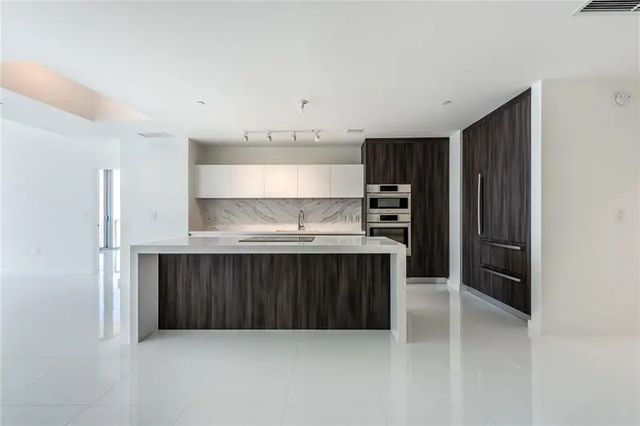 2 of 26 - 851 Ne 1st Avenue #1912, Miami, FL