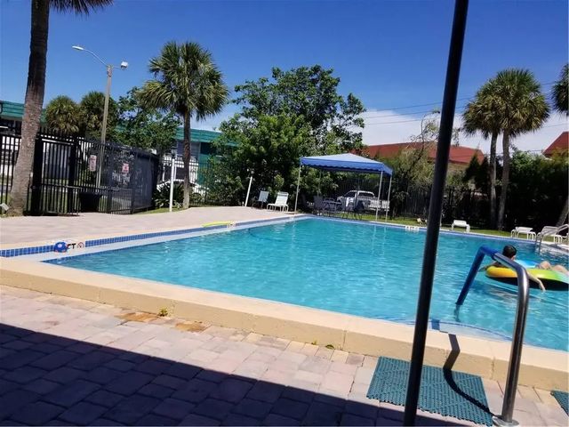 4 of 7 - 2271 Nw 48th Terrace #115, Lauderhill, FL