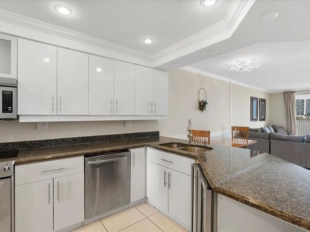 3 of 50 - 18260 N Bay Road #304, Sunny Isles Beach, FL