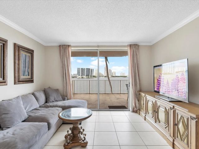 4 of 50 - 18260 N Bay Road #304, Sunny Isles Beach, FL