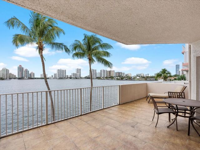 5 of 50 - 18260 N Bay Road #304, Sunny Isles Beach, FL