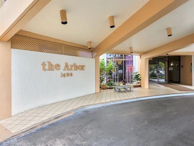 1400 Saint Charles Place #211, Pembroke Pines