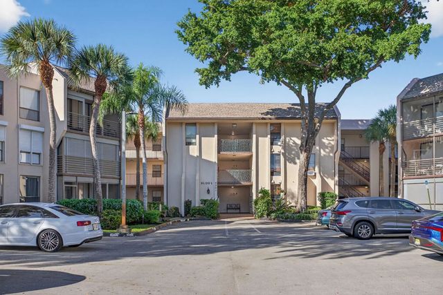 2 of 32 - 6301 N University Drive #319, Tamarac, FL