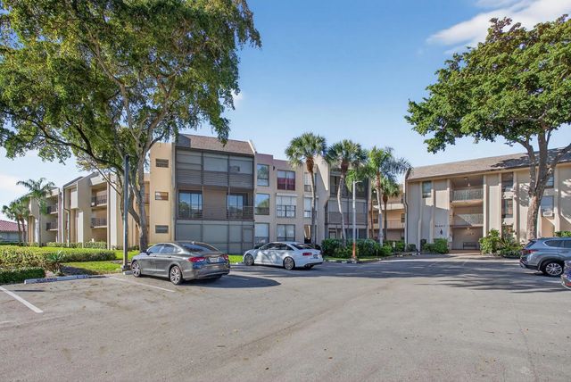 3 of 32 - 6301 N University Drive #319, Tamarac, FL