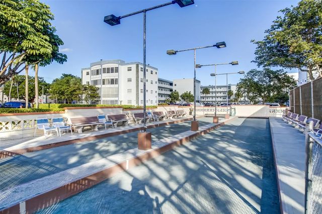 5 of 34 - 4050 Nw 42nd Avenue #312, Lauderdale Lakes, FL