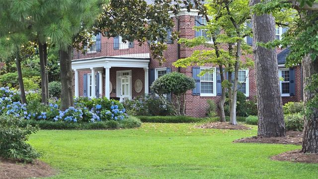 310 Woodland Drive, 