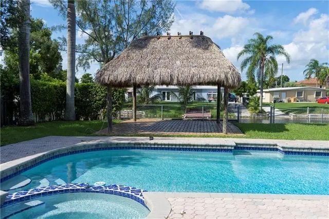 3 of 13 - 8165 Nw 182nd Street, Hialeah, FL