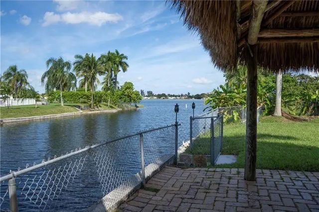 4 of 13 - 8165 Nw 182nd Street, Hialeah, FL