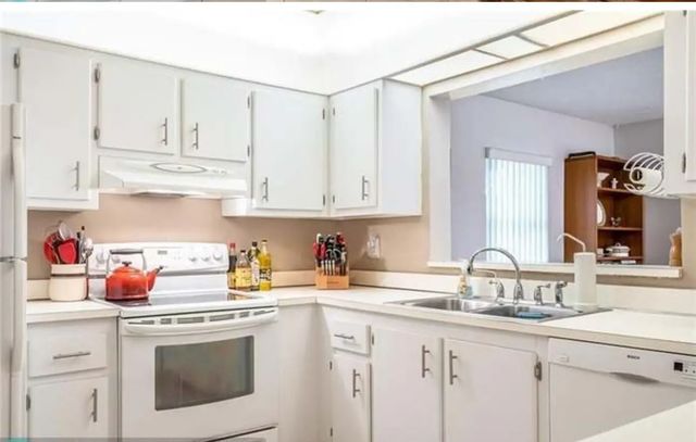 4 of 12 - 1320 Sw 82nd Terrace, North Lauderdale, FL