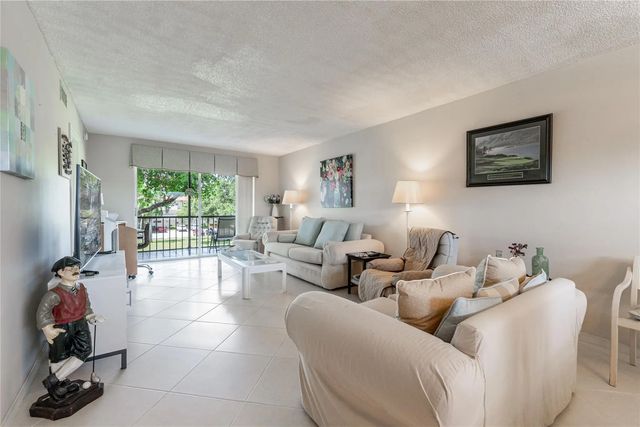 671 S Hollybrook Drive #306, Pembroke Pines