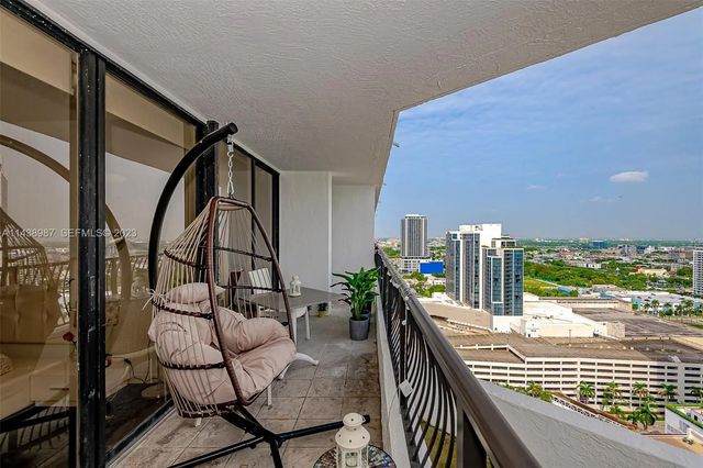 5 of 28 - 555 Ne 15th Street #32e, Miami, FL