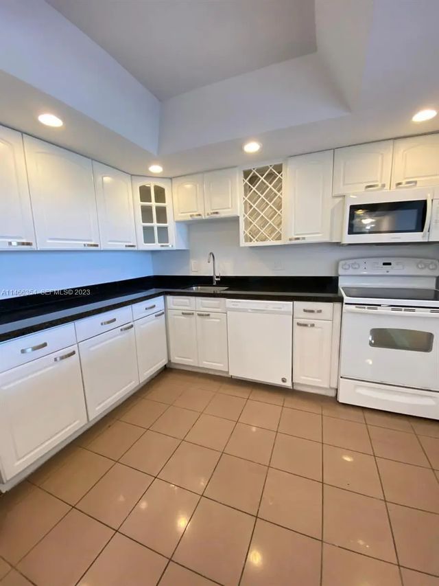 5 of 20 - 13499 Biscayne Boulevard #1505, North Miami, FL
