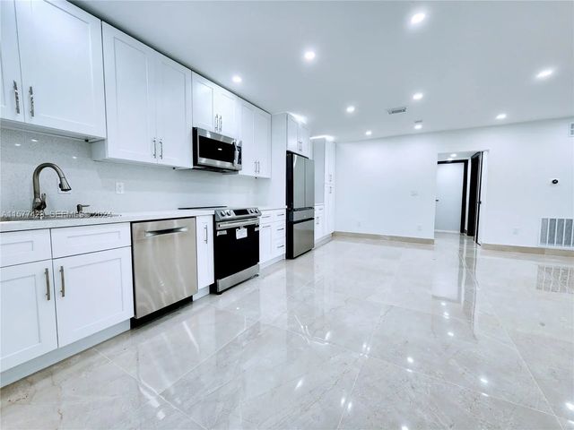 11930 Ne 19th Drive #3, North Miami