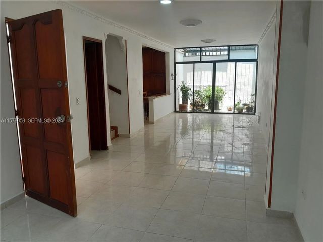 2 of 21 - Calle 57 #23-98 Unit 4 Calle 57 Palmira #2398, , 