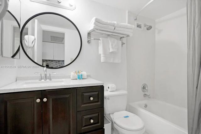 5 of 17 - 19201 Collins Avenue #1143, Sunny Isles Beach, FL