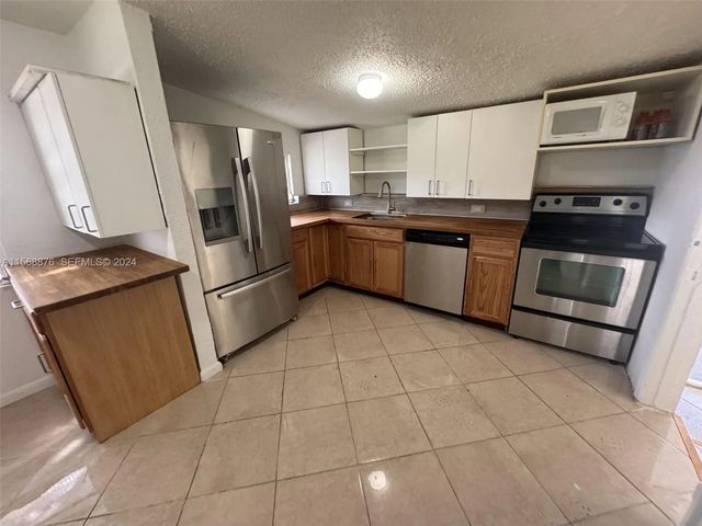 5 of 10 - 2255 Nw 63rd Street, Miami, FL