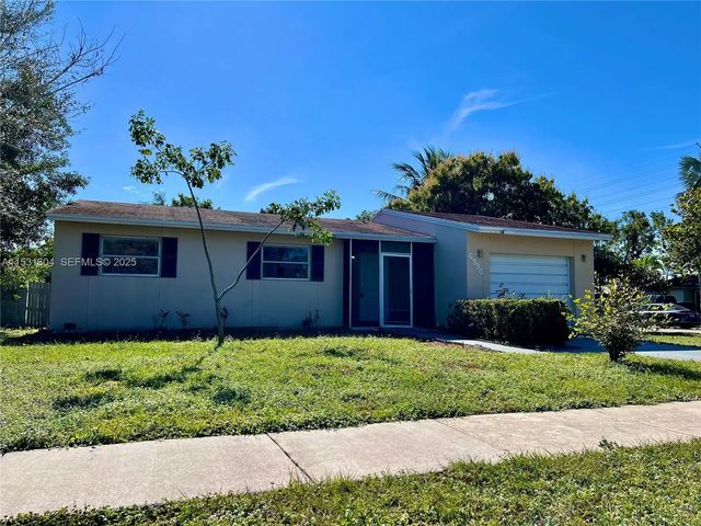 3 of 33 - 6990 Sw 1st Street, Margate, FL