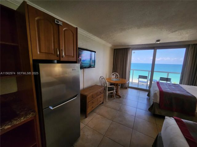4 of 21 - 19201 Collins Avenue #846, Sunny Isles Beach, FL