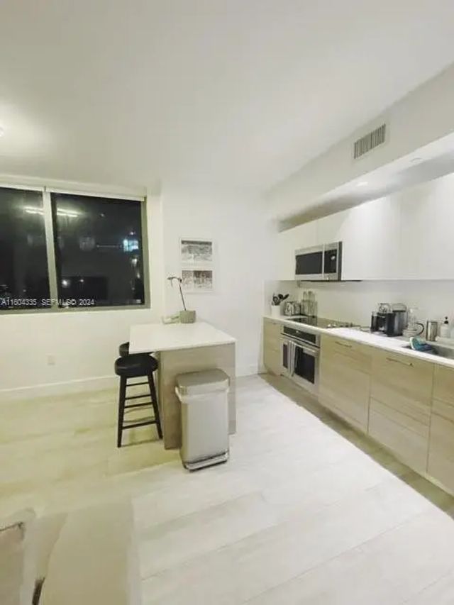 3 of 10 - 121 Ne 34th Street #1409, Miami, FL