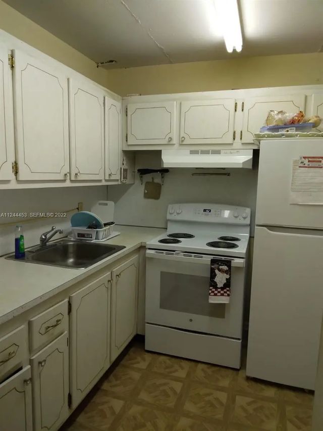 5 of 6 - 206 Sheffield I #206, West Palm Beach, FL