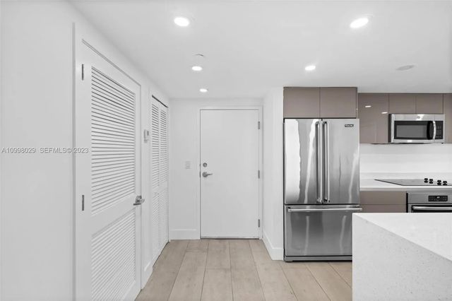 4 of 38 - 13800 Highland Drive #504, North Miami Beach, FL