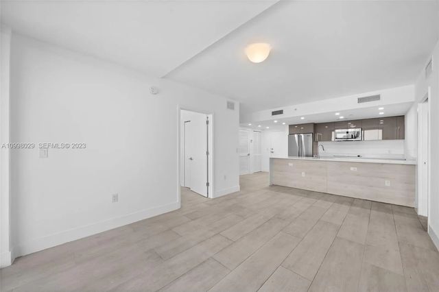 5 of 38 - 13800 Highland Drive #504, North Miami Beach, FL