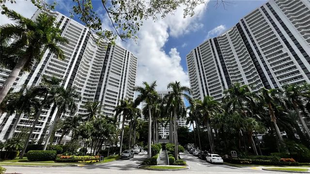 2 of 53 - 21205 Yacht Club Drive #ph09, Aventura, FL