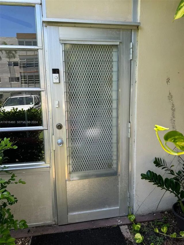 3 of 15 - 4047 Nw 16th Street #110, Lauderhill, FL