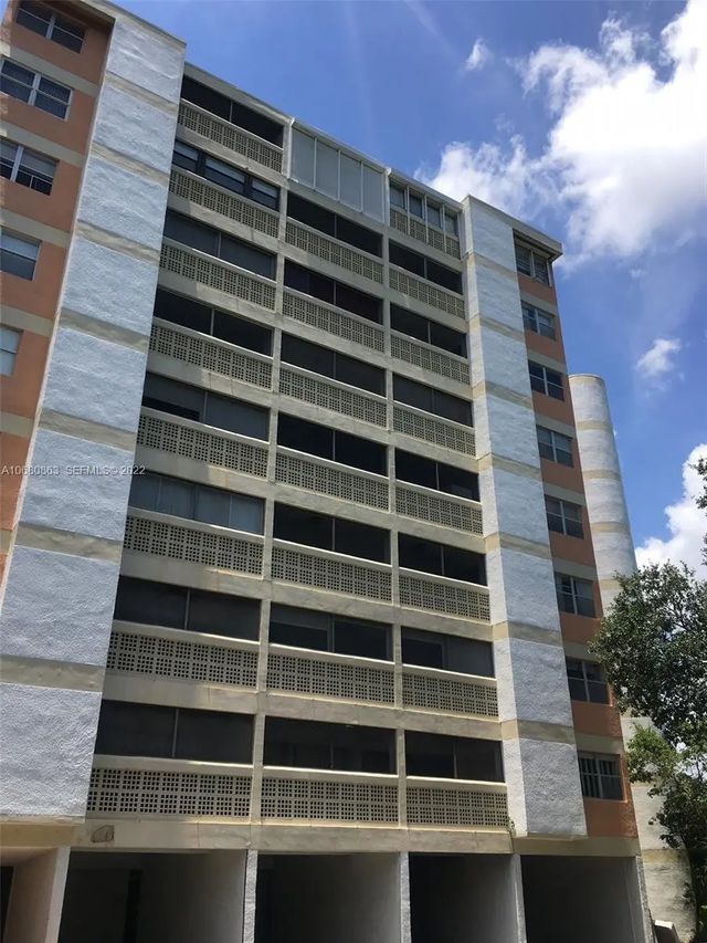 3301 Spanish Moss Terrace #906, Lauderhill