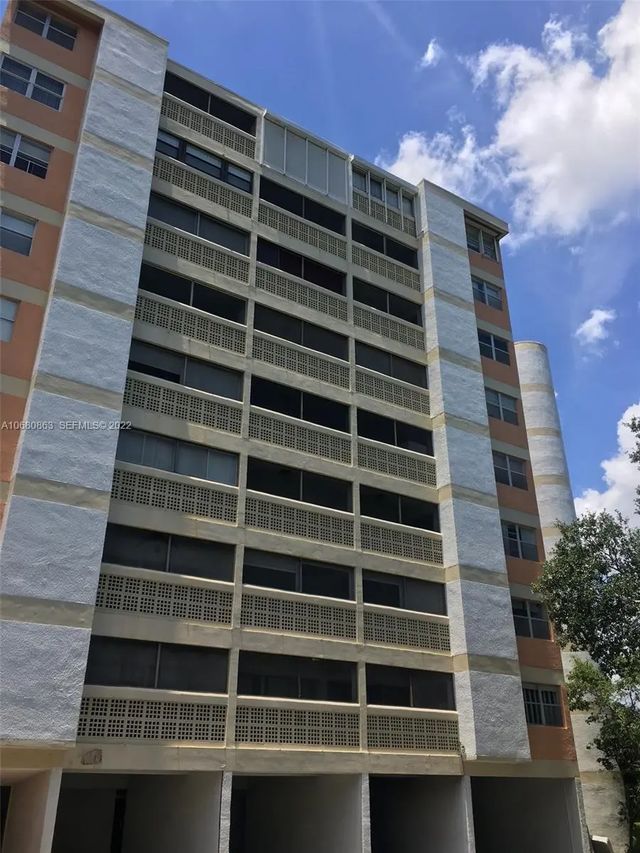 2 of 31 - 3301 Spanish Moss Terrace #906, Lauderhill, FL
