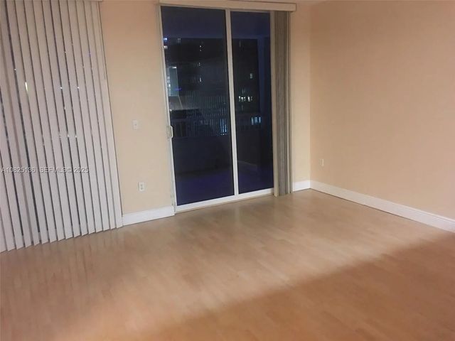 4 of 25 - 170 Se 14th Street #1407, Miami, FL