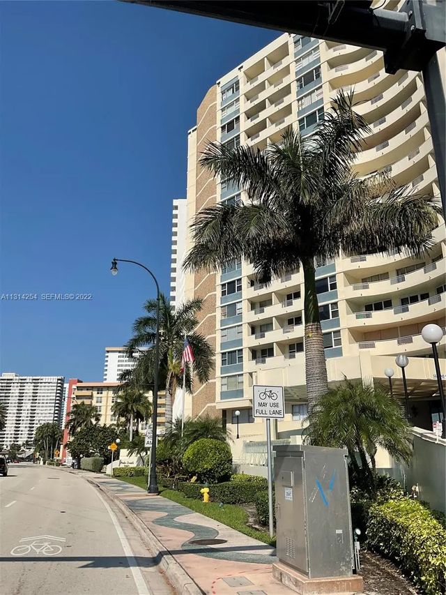 3180 S Ocean Drive #1503, Hallandale Beach