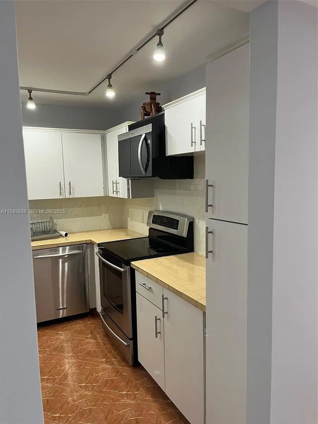 5 of 36 - 2801 Ne 183rd Street #2103w, Aventura, FL