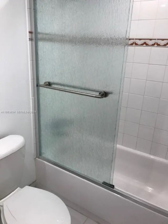 5 of 10 - 17560 Atlantic Boulevard #301, Sunny Isles Beach, FL