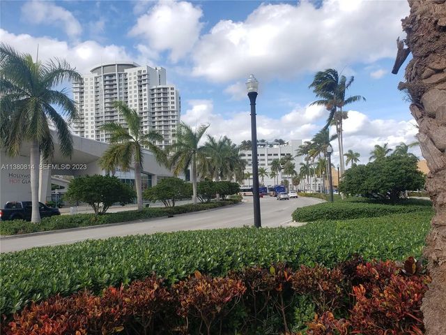 3 of 18 - 1720 Harrison Street #12d, Hollywood, FL